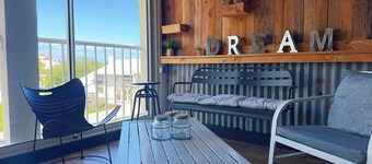 Design apartment in Saint-Gilles harbor - View, comfort & private parking