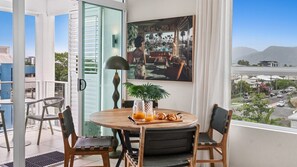 Outdoor dining - Coralside One-Bedroom City Getaway (Cairns North)