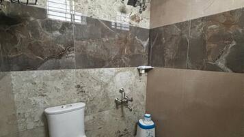 Habitación doble Deluxe, 1 cama Queen size, para no fumadores, no se aceptan mascotas | Baño