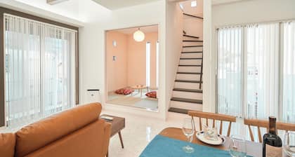 TSUBAKI Raku no Yado Tsubaki A quiet house near Kansai Airport, ideal for family trips.