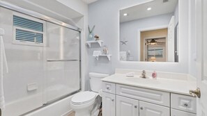 Shower, hair dryer, towels - Seaside Sanctuary - private deeded beach access Pelican Shores (Englewood)