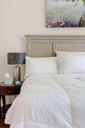 4 bedrooms, iron/ironing board, WiFi, bed sheets - Spacious Family Paradise  - 4BR, 3.5BA Sleeps 10! (Brushy Creek)
