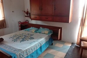 3 chambres, fer et planche à repasser, accès Internet, draps fournis