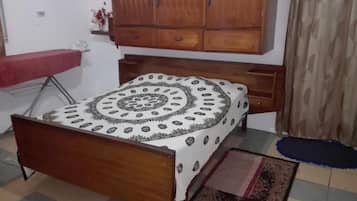 3 dormitorios, tabla de planchar con plancha, Internet y ropa de cama