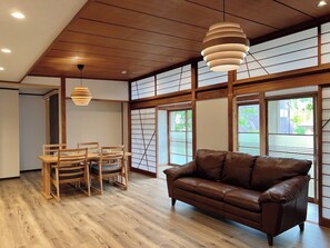 TV - Dandan Hotel  Central Shuzenji Onsen  Private Ja / Izu Shizuoka (Izu)