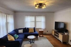 Smart-TV, Bücher, Musikbibliothek