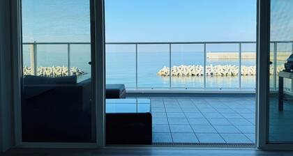 Awaji Island Oceanfront Balcony A white hideaway / Sumoto Hyōgo