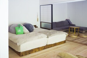 1 bedroom, desk, free WiFi, bed sheets