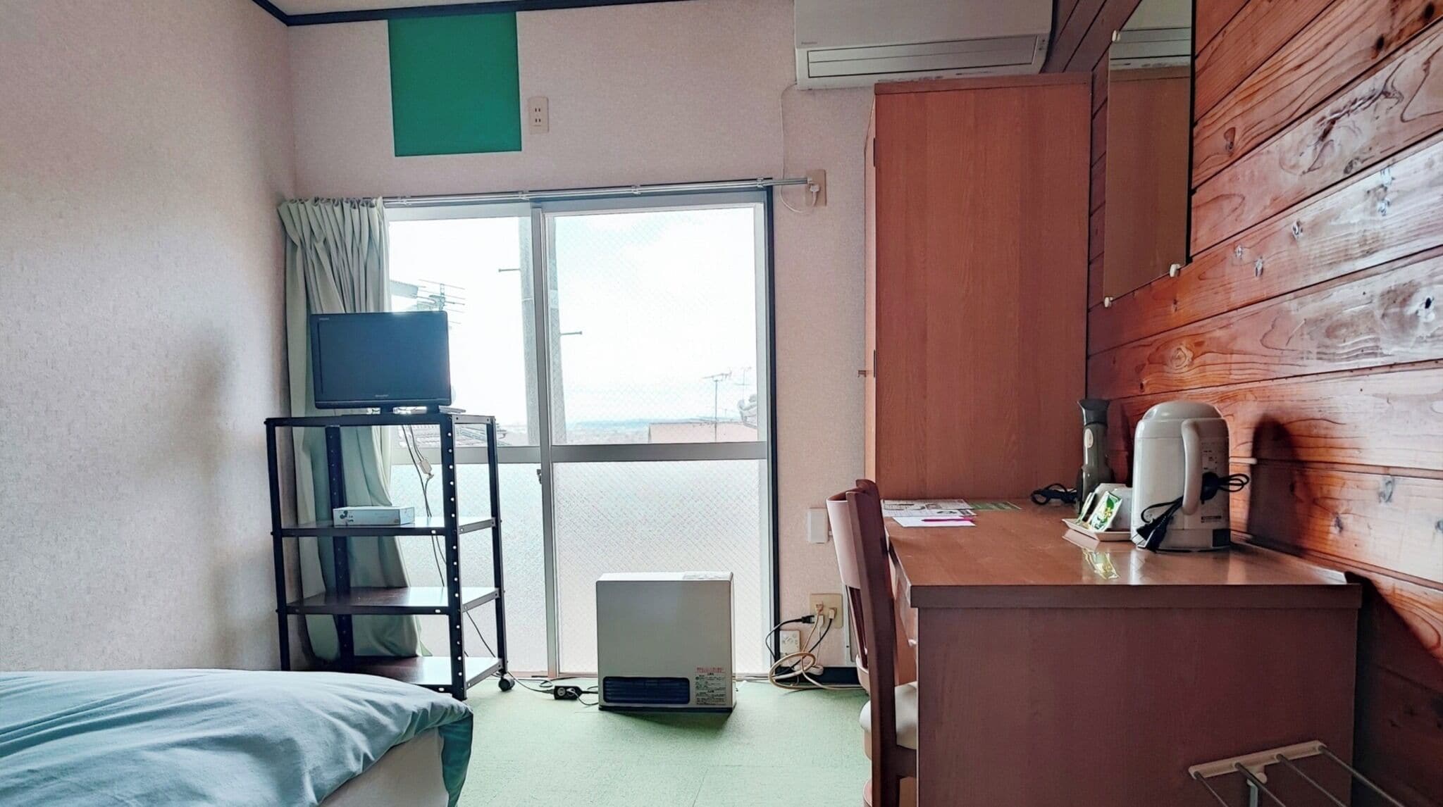 Escrivaninha, Wi-Fi de cortesia, roupa de cama