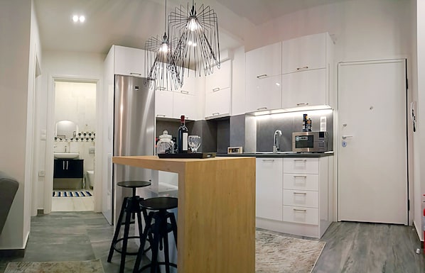 Microwave, oven