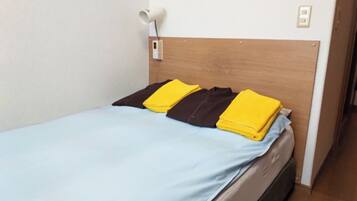 1 bedroom, desk, free WiFi, bed sheets