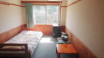 1 bedroom, desk, free WiFi, bed sheets