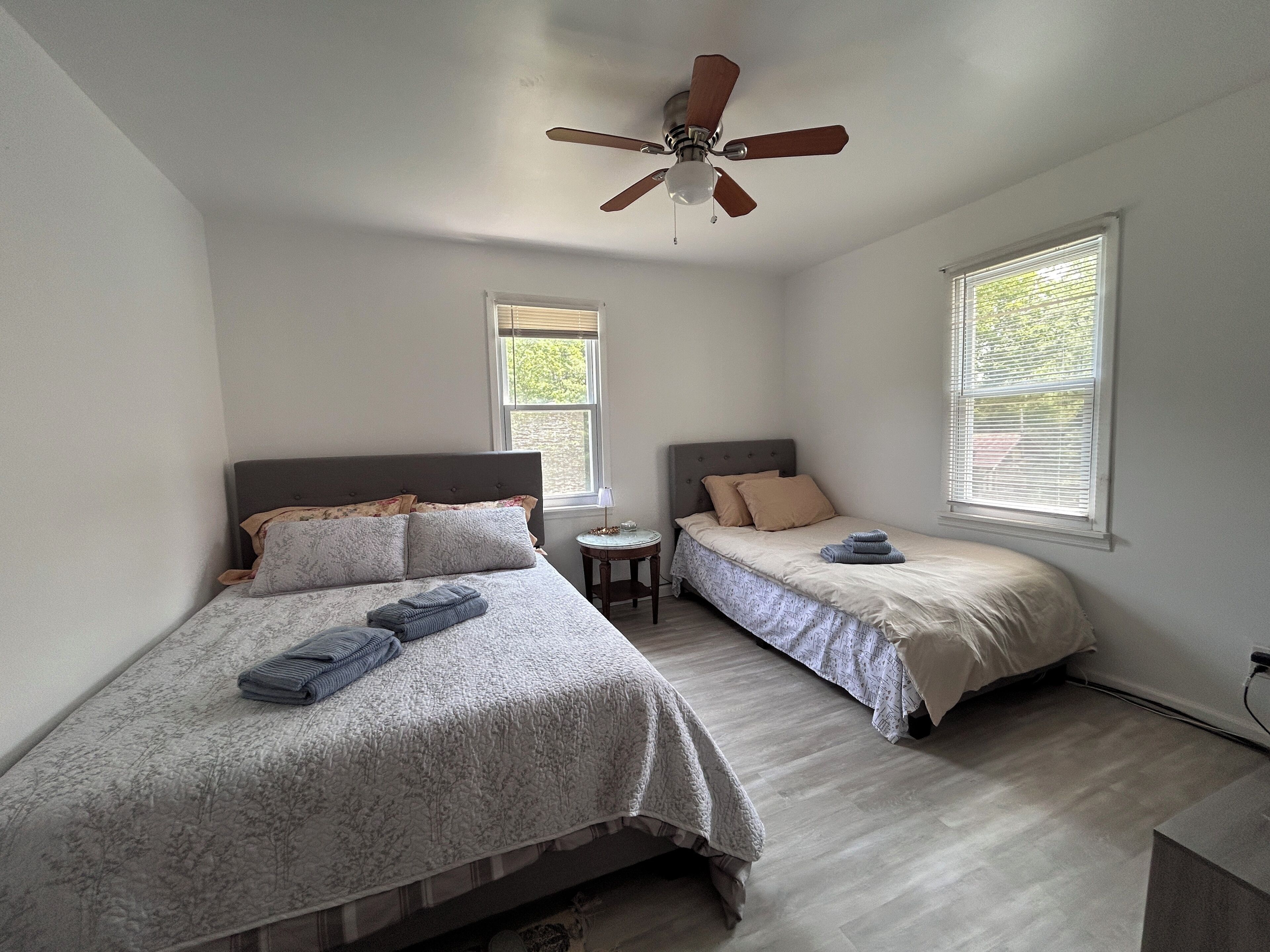 2 室のベッドルーム、セーフティボックス (室内)、アイロン / アイロン台、WiFi (無料)