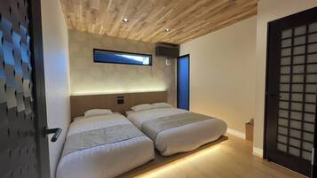 3 habitaciones, escritorio, tabla de planchar con plancha y wifi gratis