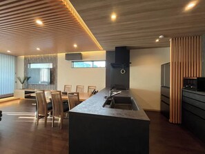 Interni