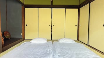 3 多间卧室、办公桌、免费 WiFi、床单