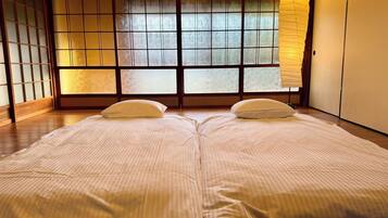 3 sovrum, skrivbord, gratis wi-fi och sängkläder