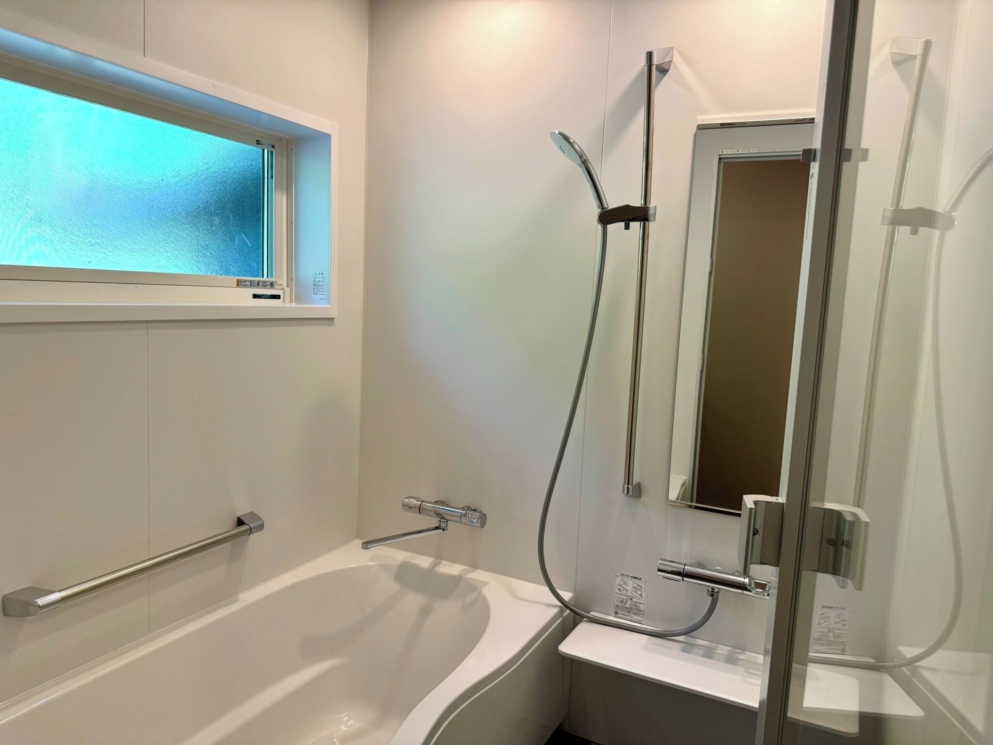 Sèche-cheveux, serviettes fournies