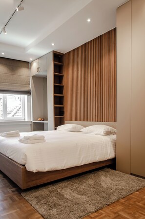 2 bedrooms, iron/ironing board, Internet, bed sheets