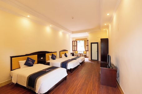 Standard Triple Room, Hill View | Free WiFi