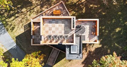 Keuka Lookout- A modern perch above Keuka Lake