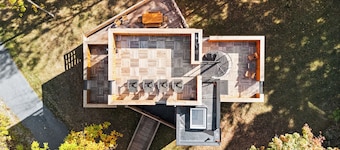 Keuka Lookout- A modern perch above Keuka Lake