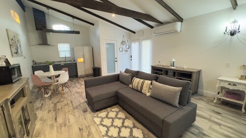 THE SUNFLOWER GUEST HOUSE