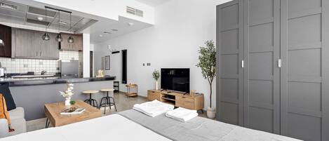 Iron/ironing board, WiFi, bed sheets