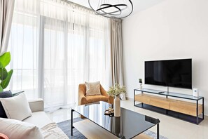 TV, offices - Silkhaus Julphar Tower | By Al Fay Park | Al Reem (Abu Dhabi)