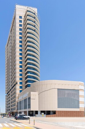 Exterior - Silkhaus Modern 2BDR | Julphar Tower | Reem Island (Abu Dhabi)