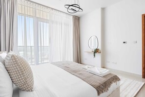 2 bedrooms, desk, iron/ironing board, WiFi