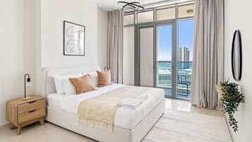 2 habitaciones, escritorio, tabla de planchar con plancha y wifi