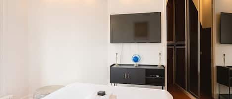 2 Schlafzimmer, Schreibtisch, Bügeleisen/Bügelbrett, WLAN
