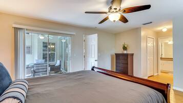 3 bedrooms, desk, iron/ironing board, internet