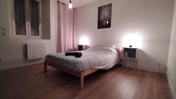 1 bedroom, WiFi, bed sheets