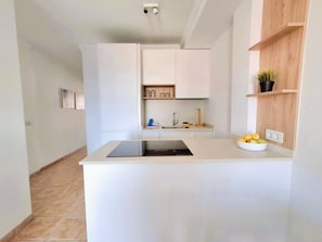 Fridge, microwave, oven, coffee/tea maker