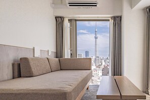 Chambre triple | Système d’insonorisation, accès au Wi-Fi (inclus)