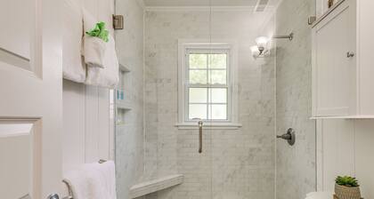 3 Mi to Beach: Pawleys Island Cottage