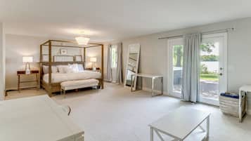 5 chambres, bureau, fer et planche à repasser, lit de bébé portatif