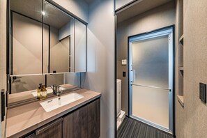 Deluxe Suite, Non Smoking (1002) | Bathroom - Apartment Hotel 11 Asakusa 2 (Tokyo)
