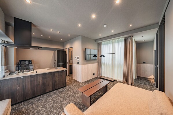 Deluxe Suite, Non Smoking (1002) | Free WiFi