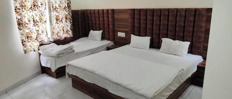 Free WiFi, bed sheets