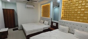 Free WiFi, bed sheets - Hotel Sita Shree (Ujjain)