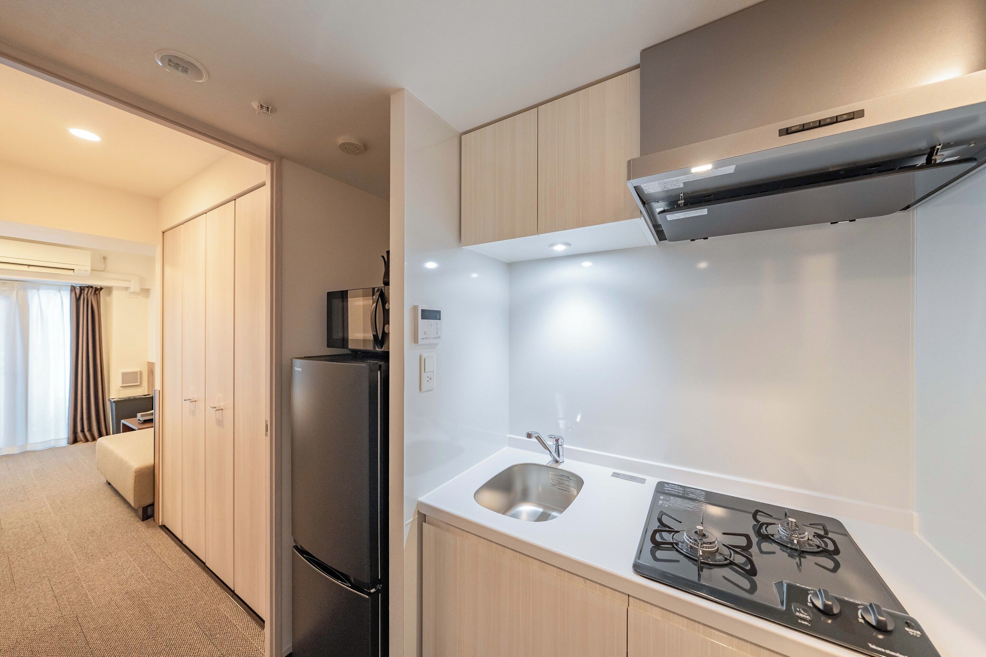 Fridge, microwave, stovetop, electric kettle