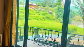 Double Room, Patio, River View | Terrace/patio