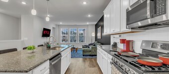 King 4BR Townhouse to Downtown Durham