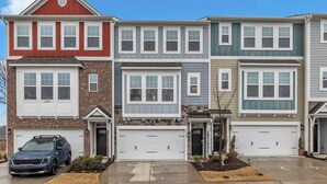 Front of property - King 4BR Townhouse to Downtown Durham (Durham)