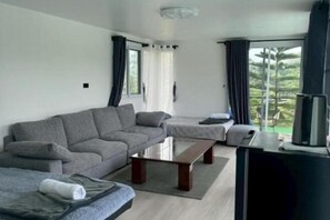 Room - Inthanin Pool Villa (Nam Nao)