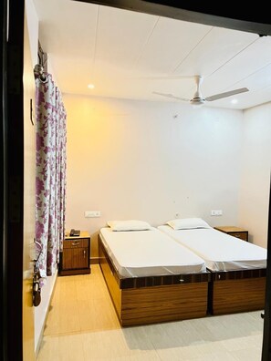 Deluxe Double Room | Free WiFi
