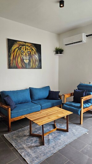 Apartment, 2 Bedrooms | Living room
